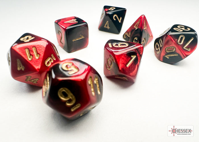 CHESSEX DICE: 7CT Gemini Mini-hedral Black-Red/gold (CHX 20633)