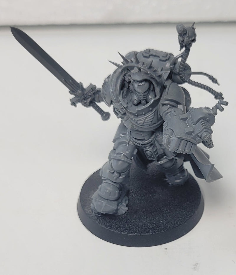 Captain in Gravis Armour (Used Assembled & Unpainted)